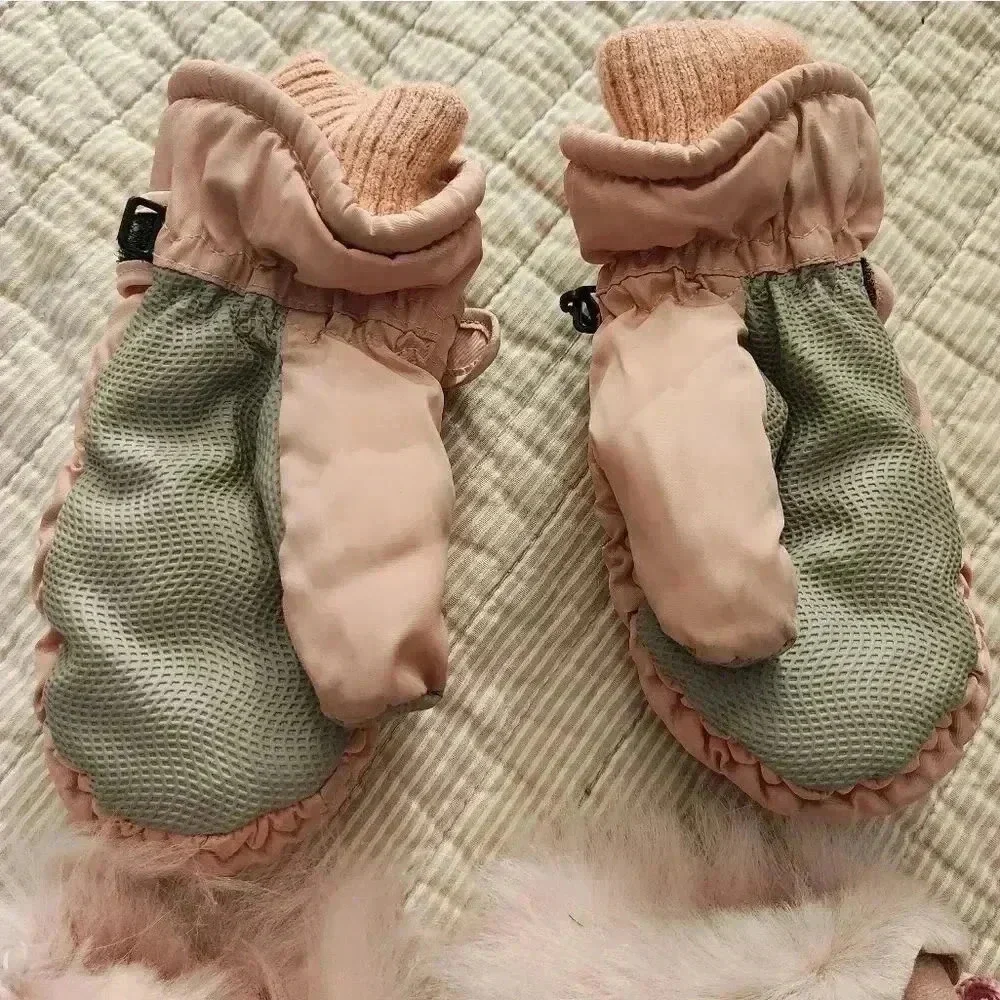 Girls mittens and booties bundle